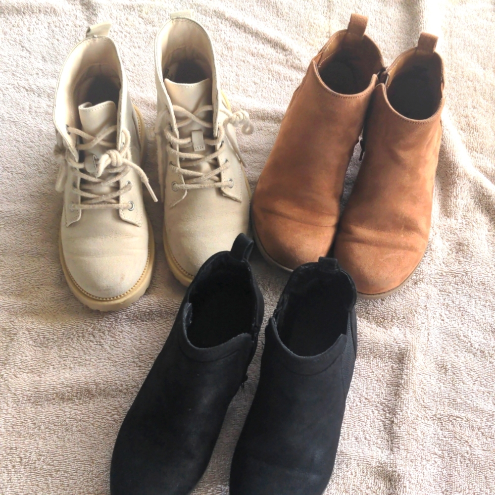 Set of Booties